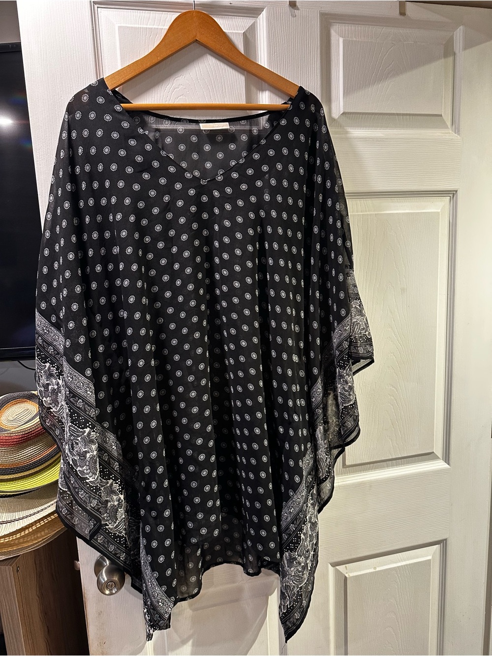 MICHAEL Michael Kors Black & White Printed V-Neck Tunic Poncho